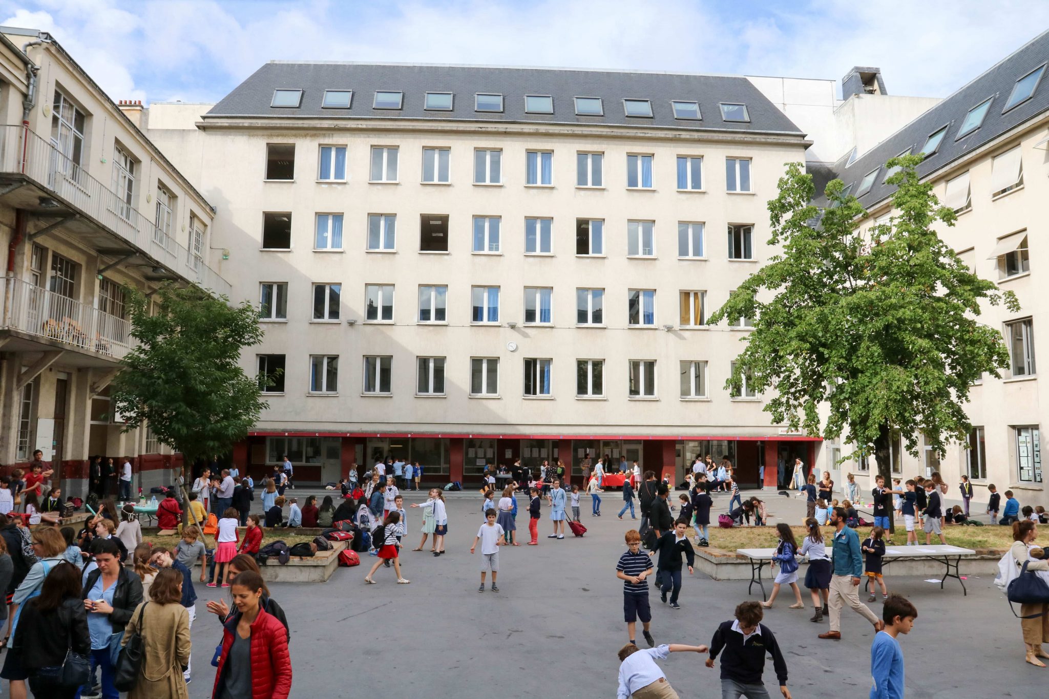 Ecole De Commerce Rue Des Francs Bourgeois