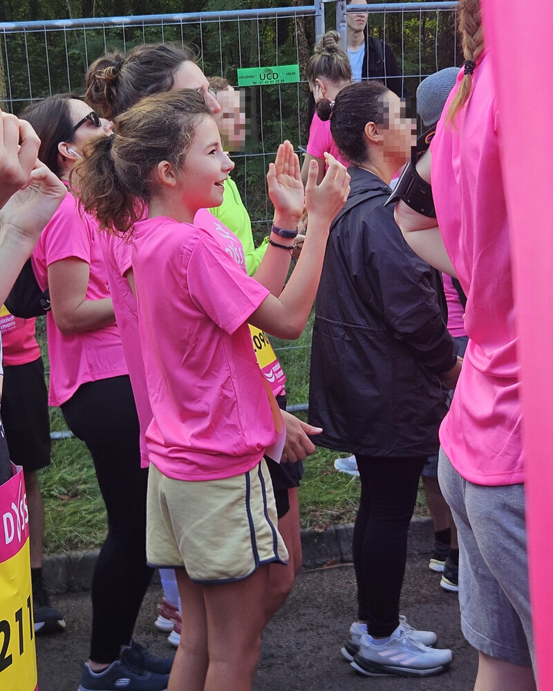 Participants applaudissant lors de la course Odysséa.
